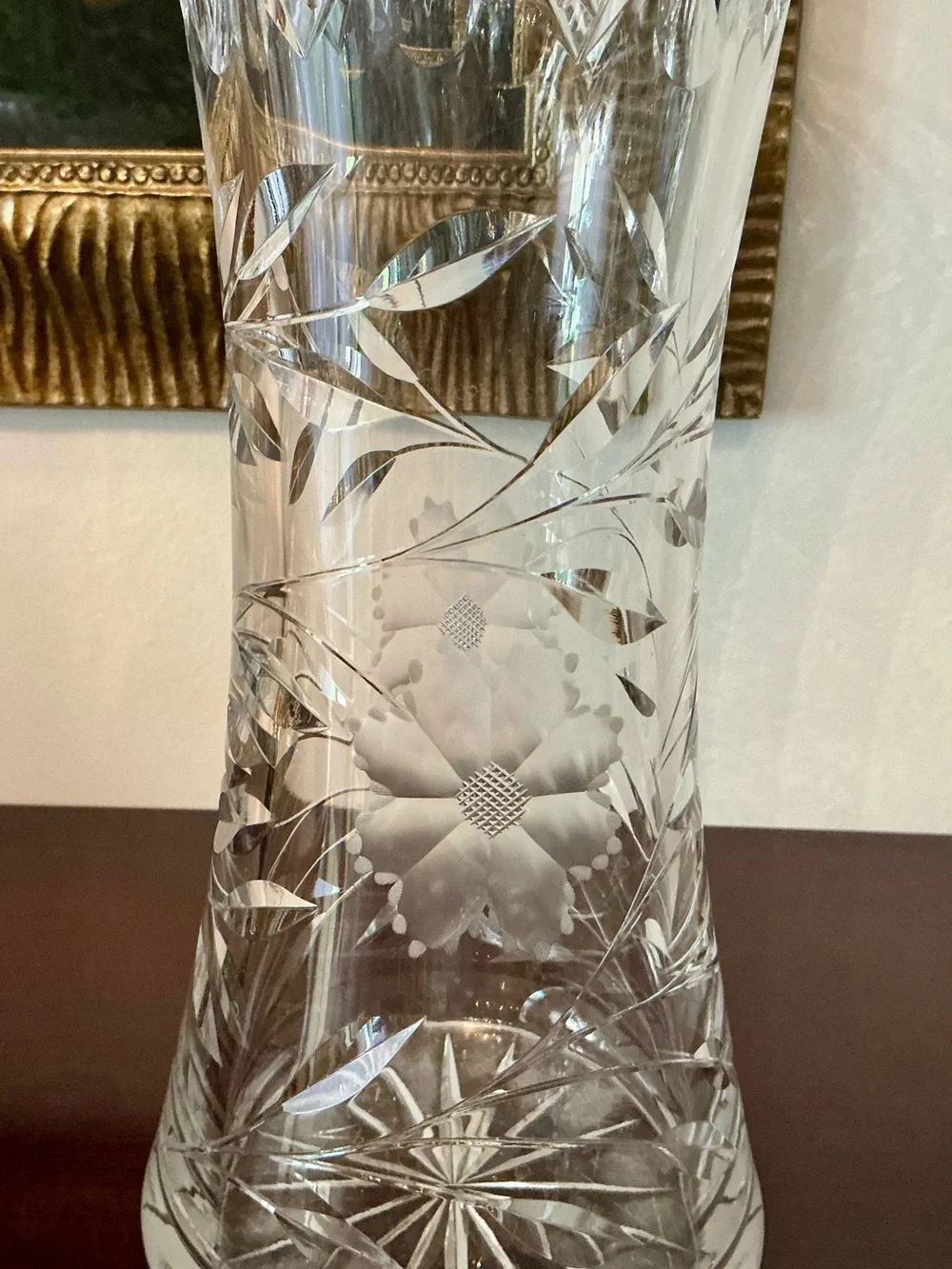 America Brilliant Period Cut Glass Corset Vase - Picture 4 of 8